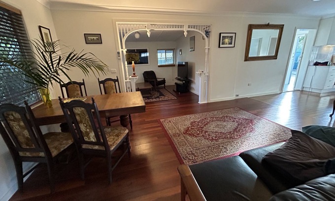 Forster House | Small cute comfy home. Private and close to town and lake.