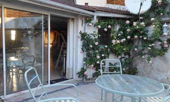 Aze House | Small town house near the Loire Chateaux