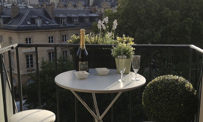 Sorbonne Apartment | Smart And Large Studio, Amazing Views, Modern, Sunny, Comfortable, Best-Located