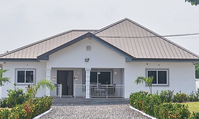 Nungua House | Smart Eco-Home with ambient gardens, smart features and great mountain views.