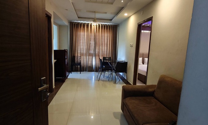 Koyambedu Apartment | Smart Home Service Apart by Stayz Royale
