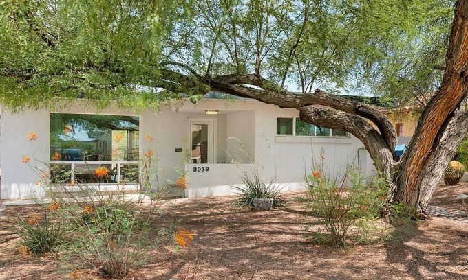 Sam Hughes House | Smart Home with Tech Room, Outdoor Entertainment and Pet-Friendly!