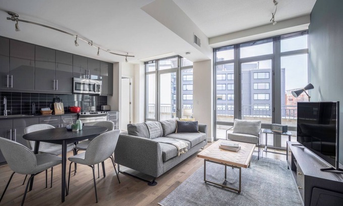 Logan Circle Apartment | Smart Logan Circle 2BR w/DM, Gym, W/D, nr. Whole Foods, by Blueground