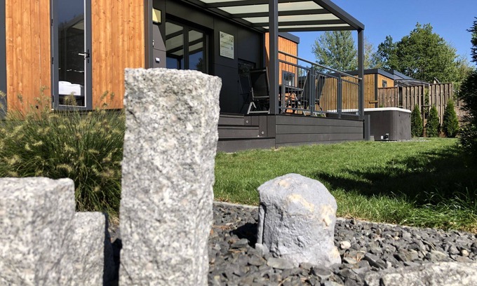 Wackersdorf House | Smart mobile home on the lake with whirlpool (WA102)