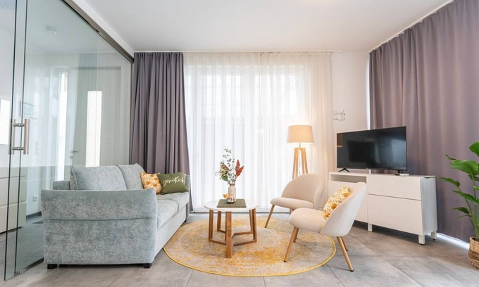 Bad Zwischenahn Apartment | SmartFewo: Forest walk | terrace | sauna - Residence by the small sea