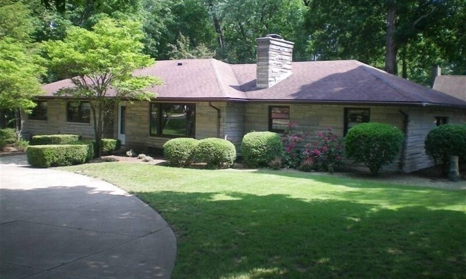 Cassopolis House | Smoke & Animal Free Diamond Lake Home All Sport Lake & Notre Dame Games