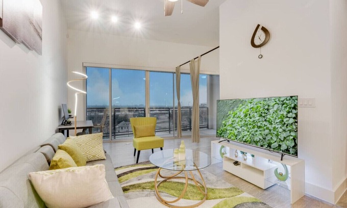 Cedars Apartment | Snappy loft style 2BR | Gym | Parking | Workspace
