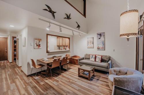 Glacier Apartment | Snowater Condo 91 - Wi-Fi - Pets Ok - Sleeps 6