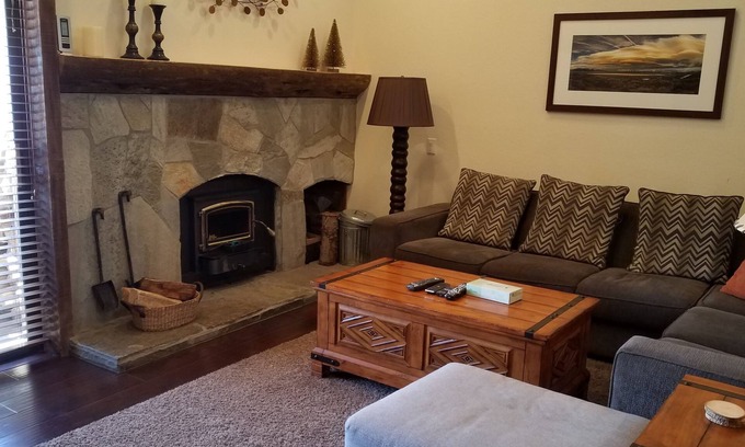 Mammoth Lakes Condo | Snowcreek Resort Vacation Rental #92