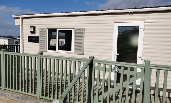 Llwyngwril Cabin | Snowdonia Sunbeach Holiday Sea and Mountain view