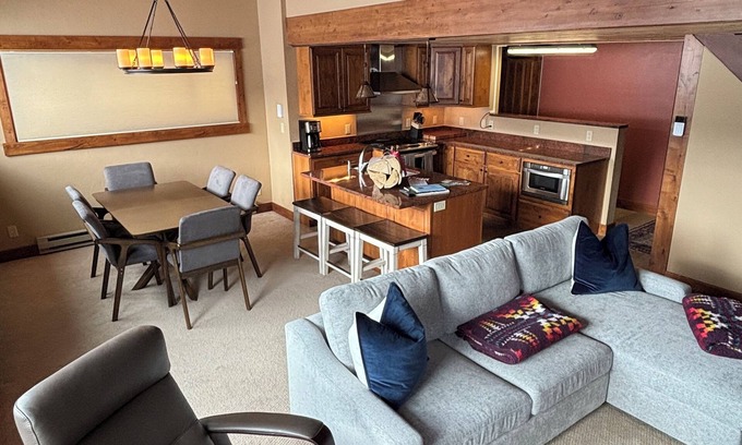Snowmass Village Condo | Snowmass Club Condo - Stunning Views!