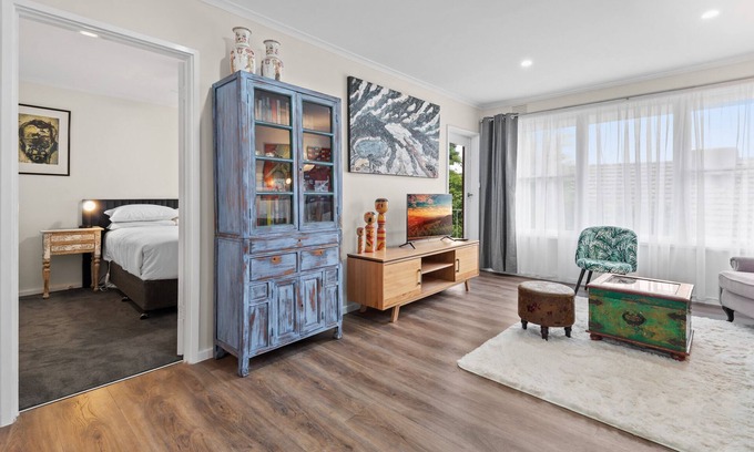Essendon Apartment | Snug 1-Bed Unit near Essendon Football Grounds