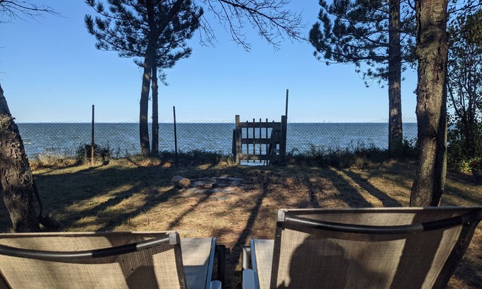 Sturgeon Bay Cottage | Snug Harbor Inn - Sunset Cottage