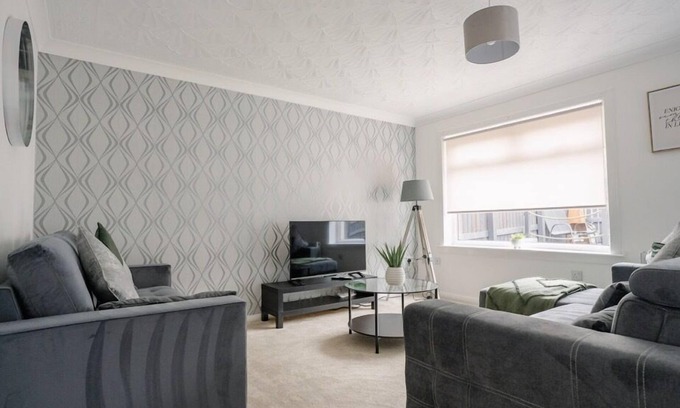 West Calder House | Snug Modern Home in West Calder