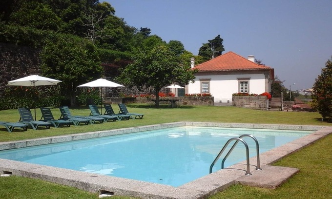 Santo Tirso House | solar magnificent eighteenth century with 9 suites and all modern facilities
