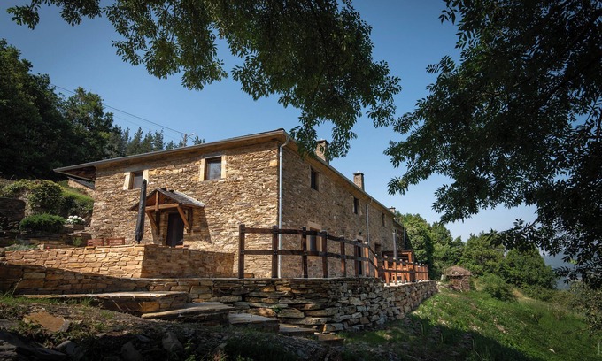 A Pontenova Cottage | Solpor - Luxury One Bed Cottage in Lugo Province