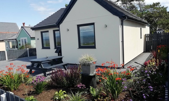 Wigton House | SOLWAY VIEW, pet friendly, character holiday cottage in Silloth