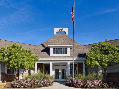 Sharonville Hotel | Sonesta ES Suites Cincinnati - Sharonville East
