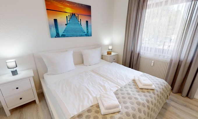 Neustadt in Holstein Apartment | Sonnige neu Renovierte Ferienwohnung in Südlage mit Balkon