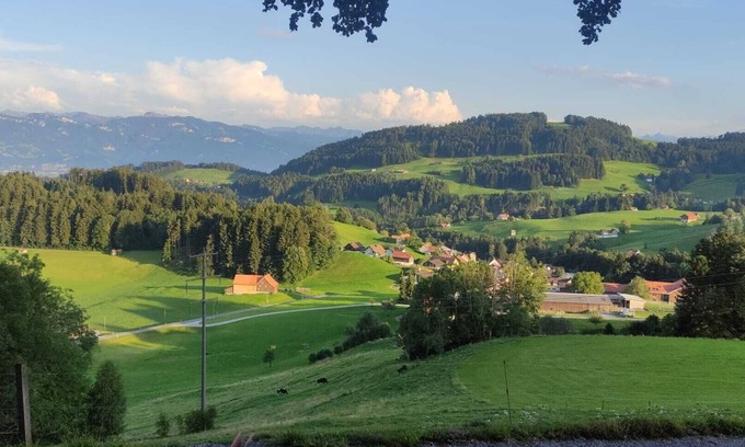 Reute Apartment | Sonniges Studio mit Aussicht