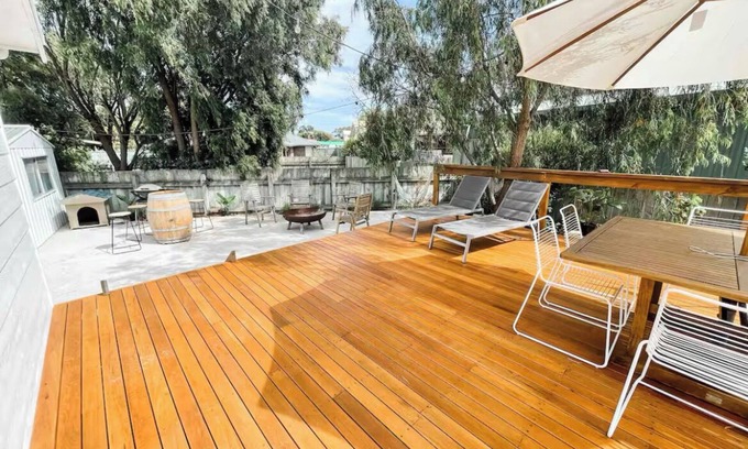 Waterhouse House | Sonnys At Robe - Long Beach Pet Friendly Home