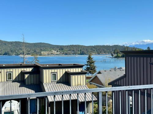 Sooke House | Sooke Harbour Townhouse