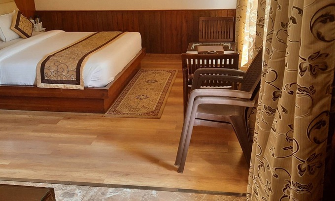 Sidhpur House | Soothing hotel with AC in Dharamshala - 18 bedrooms available