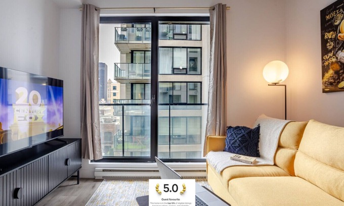 Cite Multimedia Apartment | Sophisticated 1BR Escape | Charm in Old Port