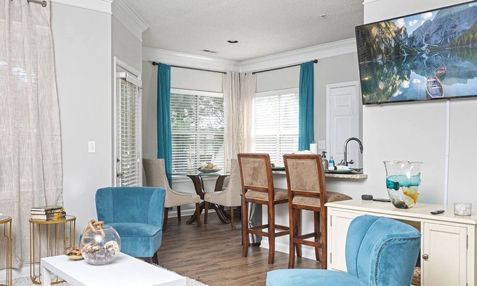 Huntersville Apartment | Sophisticated Comfort/Hotel Inspired 2bd 1ba