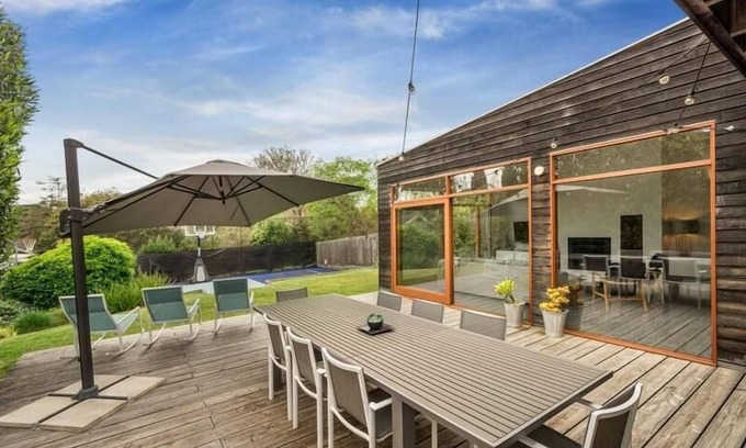 Sorrento House | Sorrento Sea Escape - 2 bedroom - 1 NIGHT FREE!* - Close to everything!