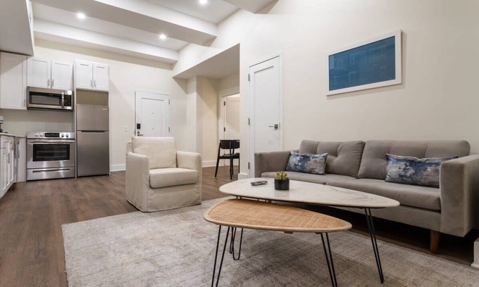 Center City East Apartment | Sosuite | 1BR Apt Acc. w W/D, Gym, Lounge