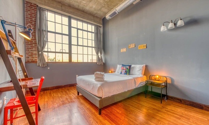 West Poplar Apartment | Sosuite | 2BR Apt w W/D, Gym, On-Site Restaurant