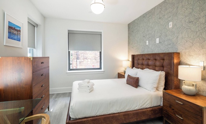 Rittenhouse Row Apartment | Sosuite | Corner 1BR Apt w Laundry, Workspace