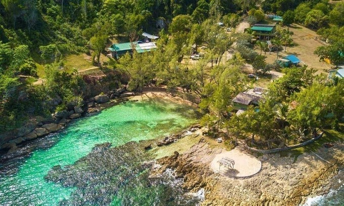 Robins Bay Villa | "Sought-After" Secluded Private Beach Cove,14 Rooms, Retreat Center Destination