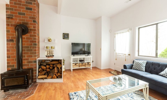 Mukilteo House | Sound View Living - Guest House - 2 Bedrooms