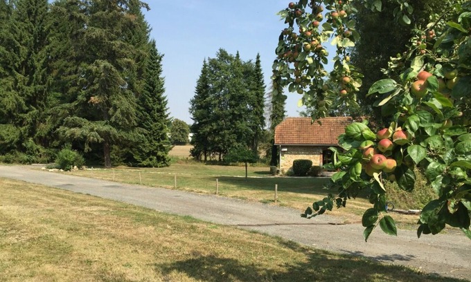 Chambly Cottage | Source cottage, this is the little house in the meadow!