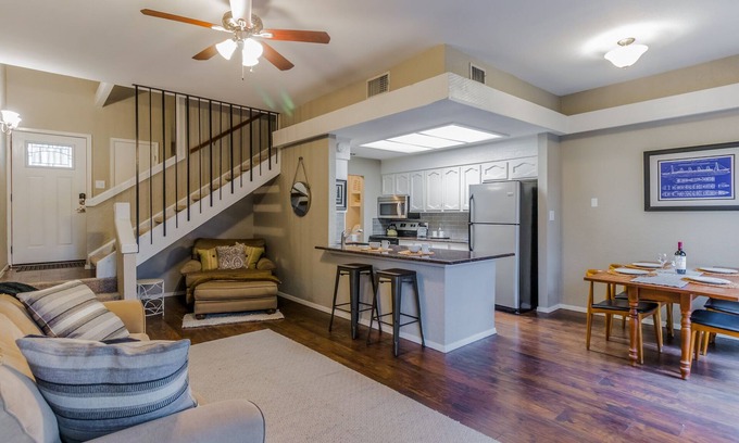Westgate House | South Austin Retreat! Nature, Fully Stocked, Pet Friendly