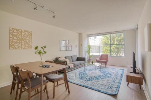 South Beach Apartment | South Beach 1br w on-site shops restaurants SFO-1659