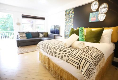 Flamingo/Lummus Apartment | South Beach Studio Free Parking Walk to Ocean Drive