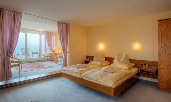 Bollendorf-Pont House | South side, junior suite, terrace, bathtub from 12 nights - Waldhotel Sonnenberg