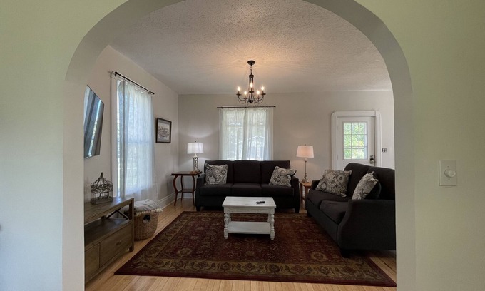 Ashland House | South Superior Escape