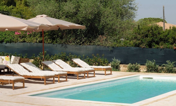 Isola Villa | SOUTH SYRACUSE VILLA - VILLA WITH POOL