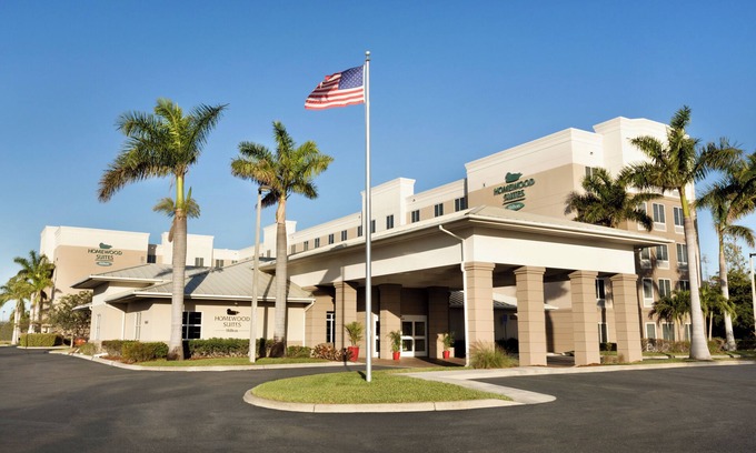 Biggar Hotel | Southwest FL Getaway! Comfy Unit w Kitchen