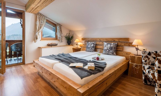 Haldensee Apartment | SPA chalet for 2 - The Bäckergut on Lake Haldensee