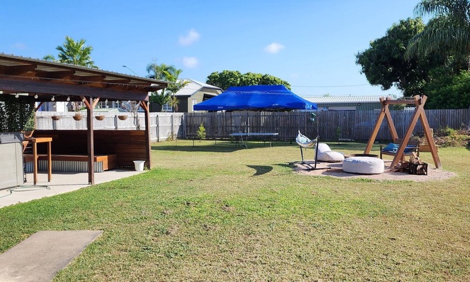 Garbutt House | Spa, firepit, close to the airport, city and strand