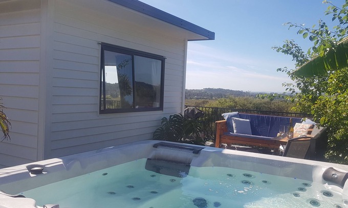 Mangawhai Cottage | SPA POOL, PEACEFUL, PRIVATE SANCTUARY at PLUM TREE COTTAGE