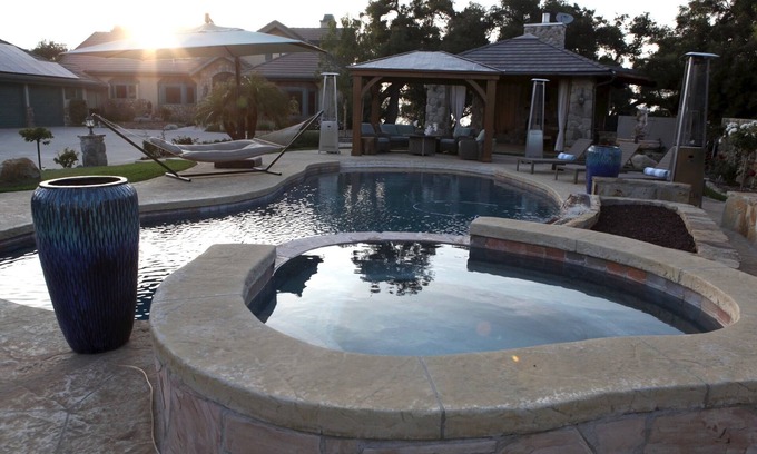 Oak View House | Spa Sancturay Pool, Hot Tub, Cold Plunge, Far Infrared Sauna, Steam Shower.