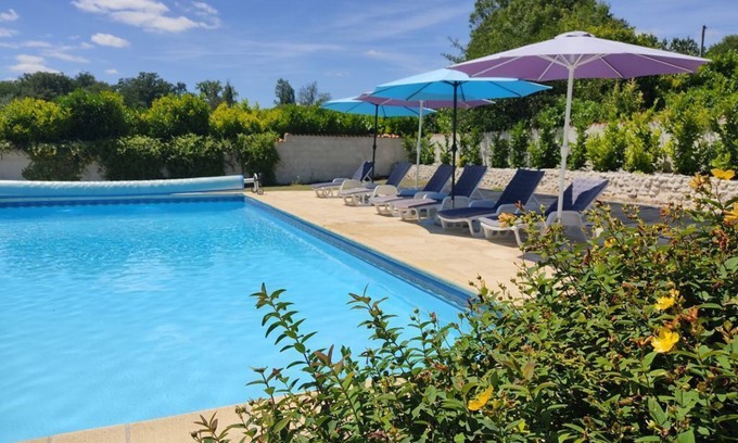 Villetoureix House | Spa, Sauna, Private Heated Swimming Pool, Pizza Oven - Holiday Home for 8