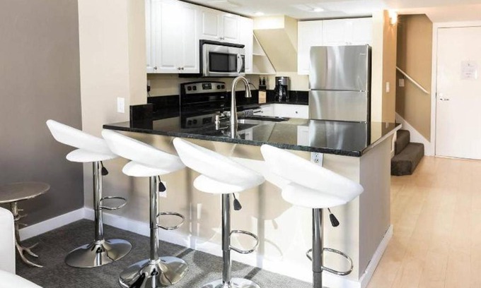 Belltown Apartment | Space Needle Downtown Modern Top Story Penthouse