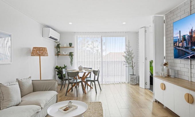 Teneriffe Apartment | Spacious 1-Bed in the Heart of Teneriffe